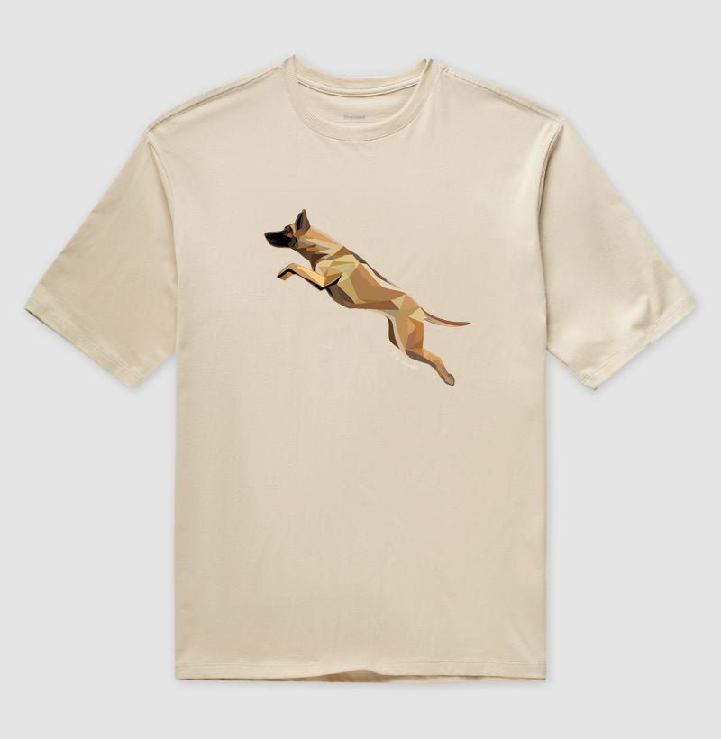 Camiseta Oversized Malinois Saltando - Perfil / Geoma