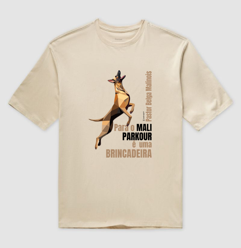 Camiseta Oversized Malinois Parkour é Brincadeira